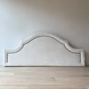 Cabeceira casal estofada provençal branca com tachas